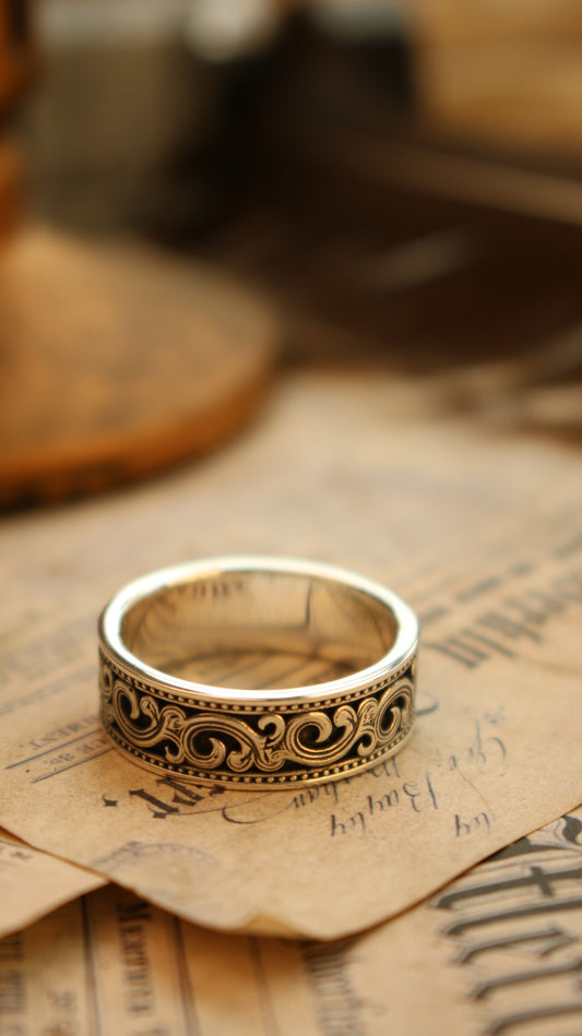 The Old-school Ivy Vine Ring