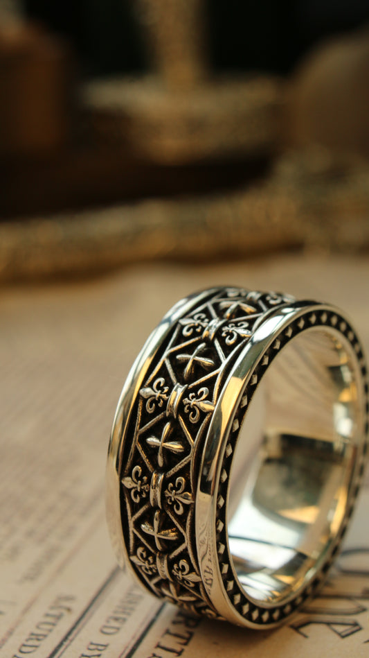 Iris Cross Ring